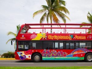 Exposición de arte moderna en una galería