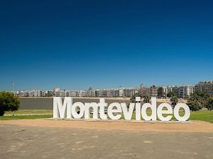 Vista panorámica de Buenos Aires y Montevideo