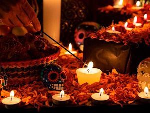 Altar tradicional del Día de Muertos en Ciudad de México