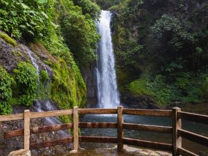 Paisajes de Costa Rica con Agencia Meridianos