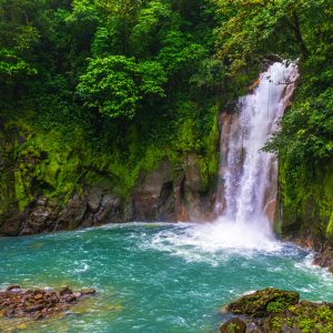 Vista panorámica del Parque Nacional Tenorio en Costa Rica